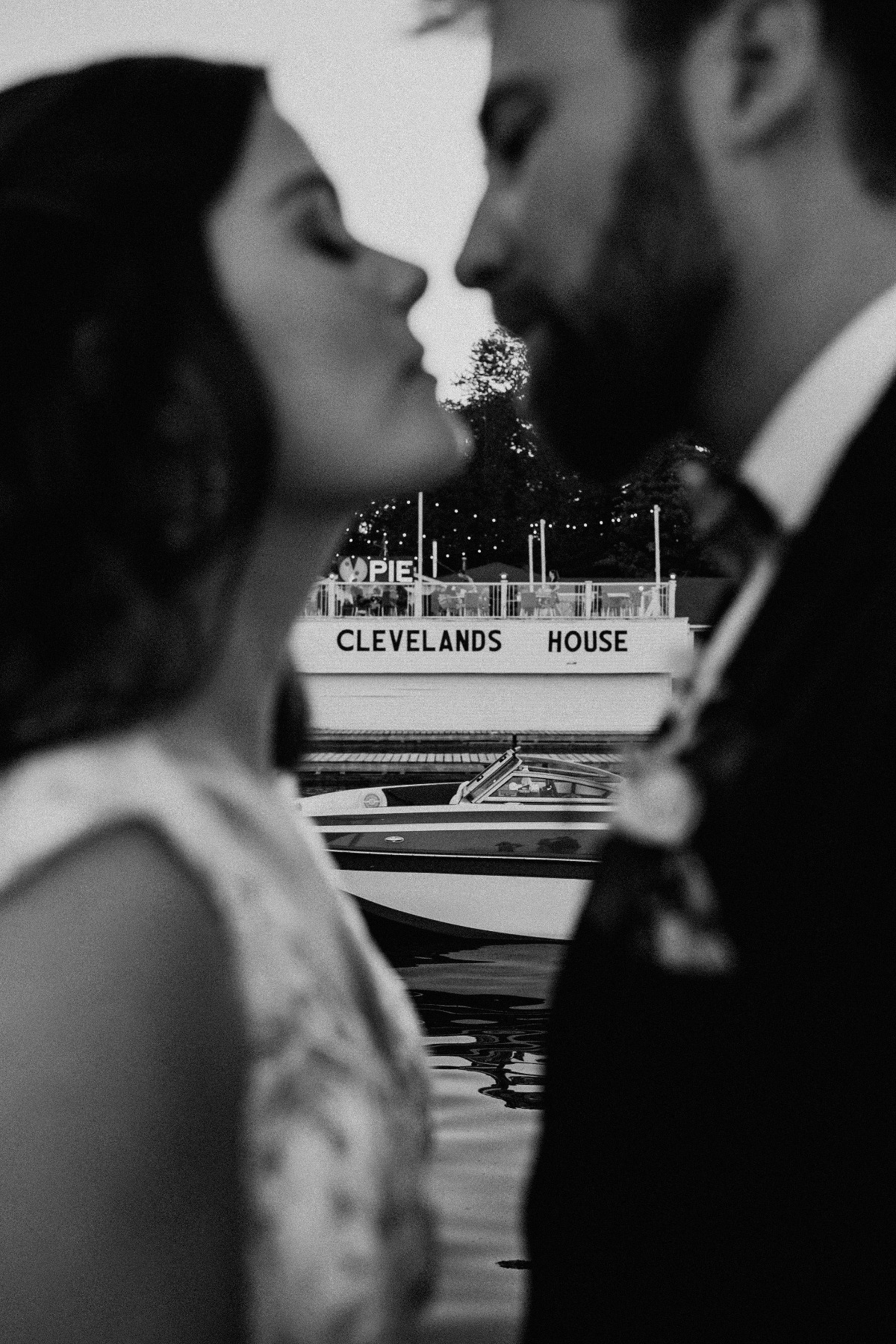 shannonrobbins_muskokasummerwedding1153