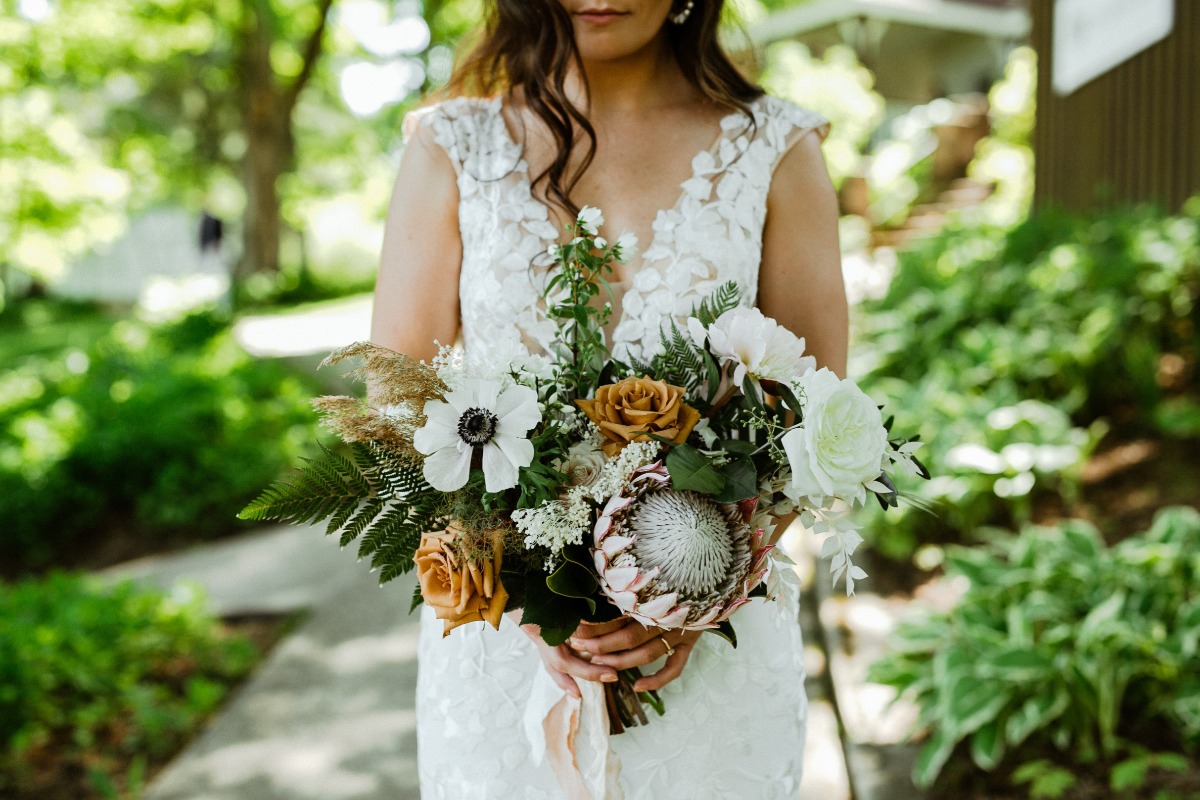 shannonrobbins_muskokasummerwedding1191