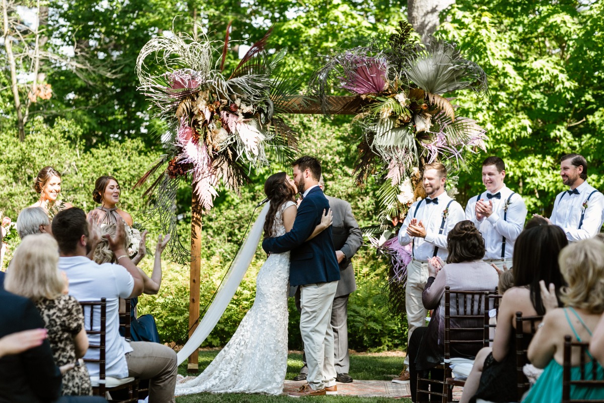 shannonrobbins_muskokasummerwedding1380