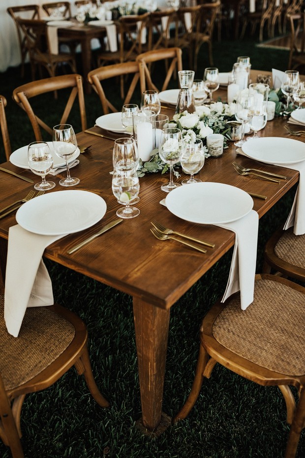 white and chic wedding table decor