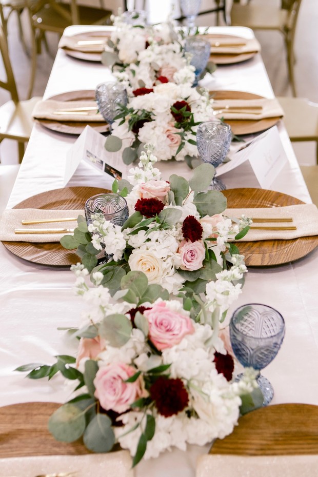chic natural reception table