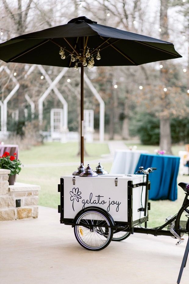 gelato cart for a wedding