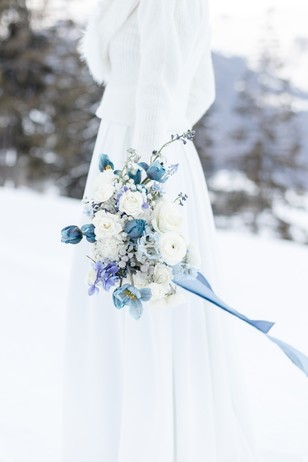 wintertime wedding bouquet