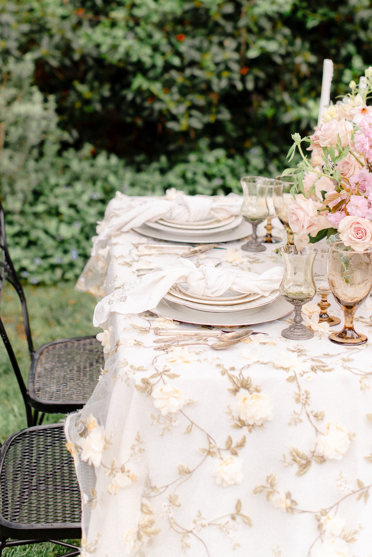 french-butterfly-styled-shoot_224