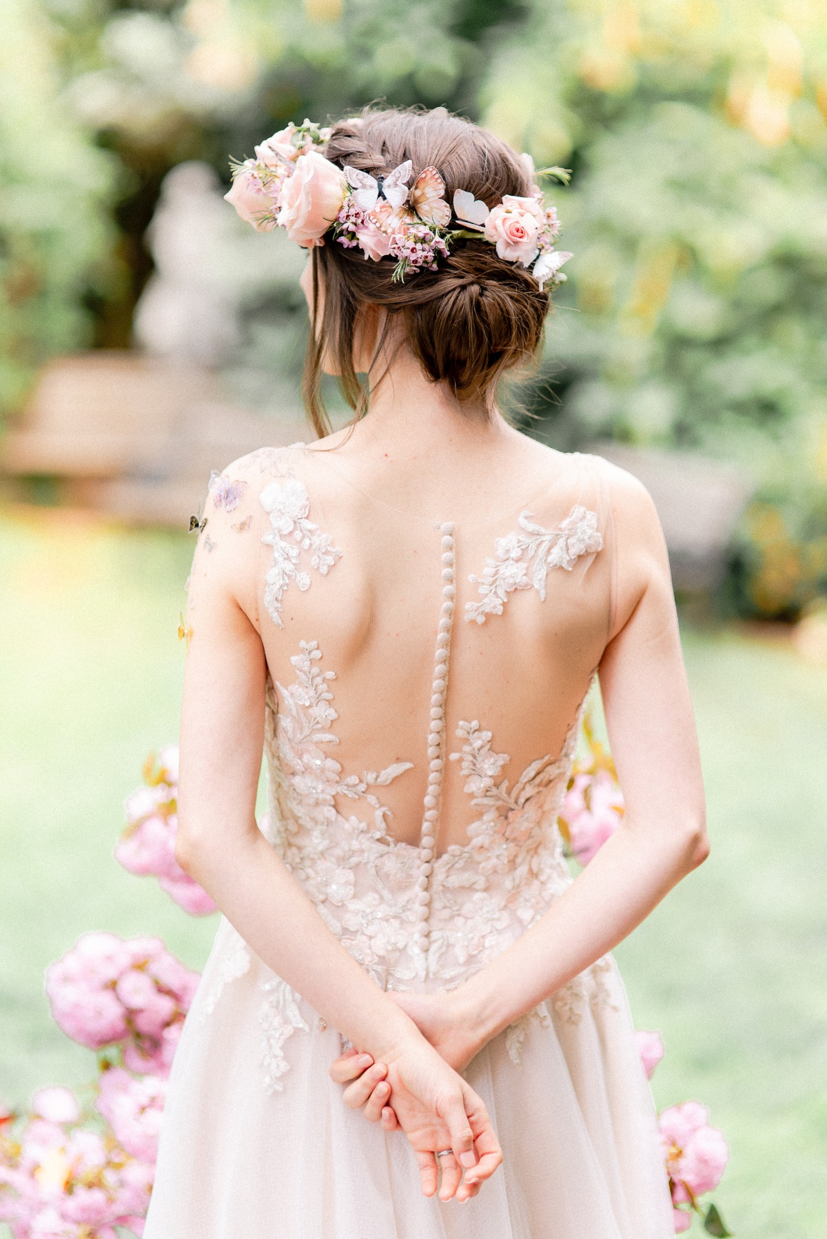 french-butterfly-styled-shoot_372