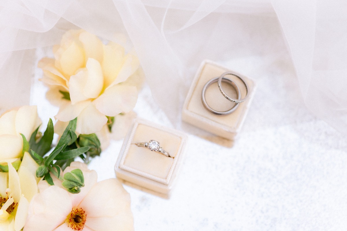 french-butterfly-styled-shoot_40