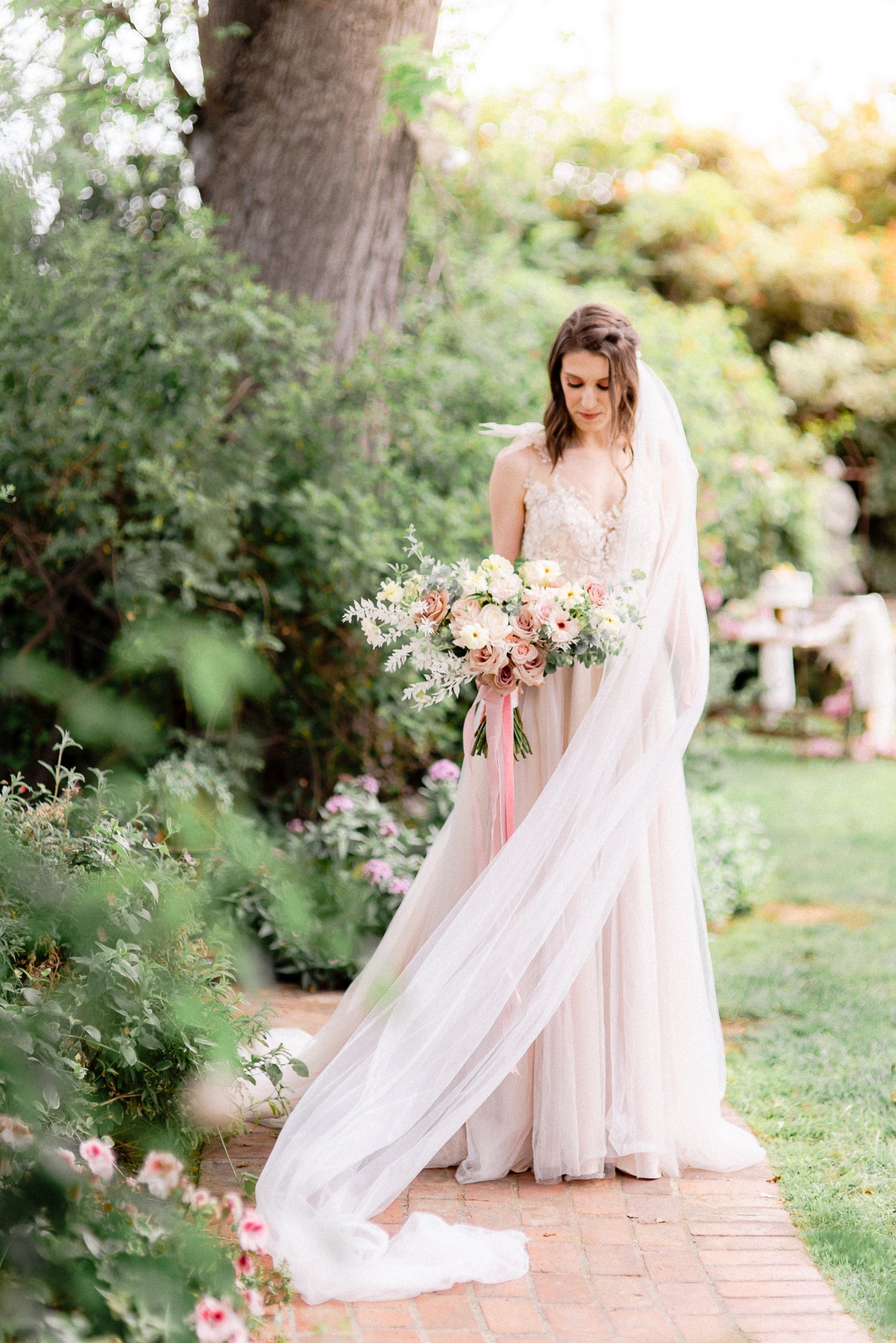 french-butterfly-styled-shoot_50