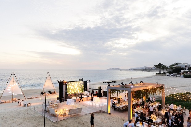 Fun beach wedding in Mexico