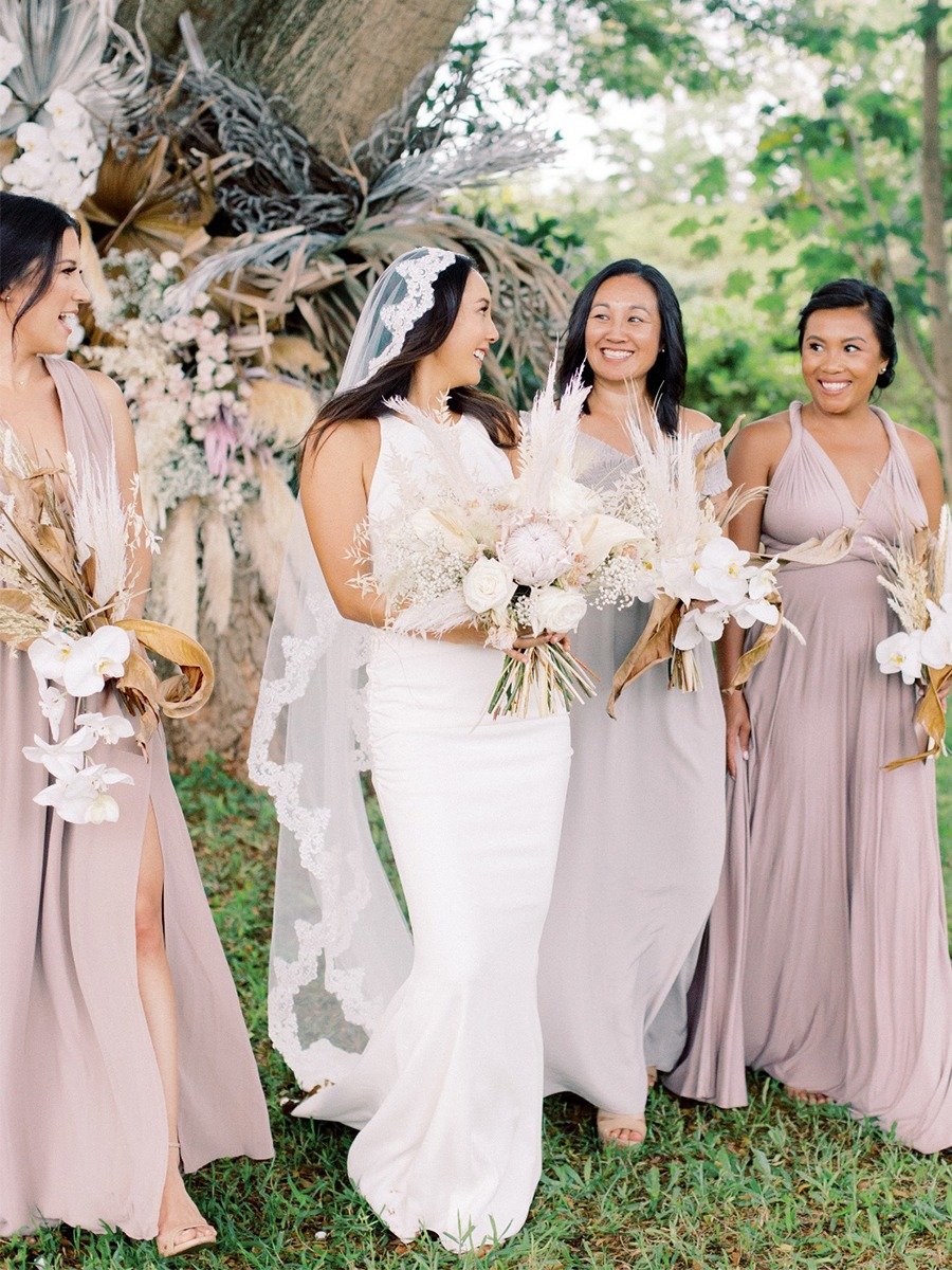 How To Have A Stunning Dried Floral Neutral Tone Wedding