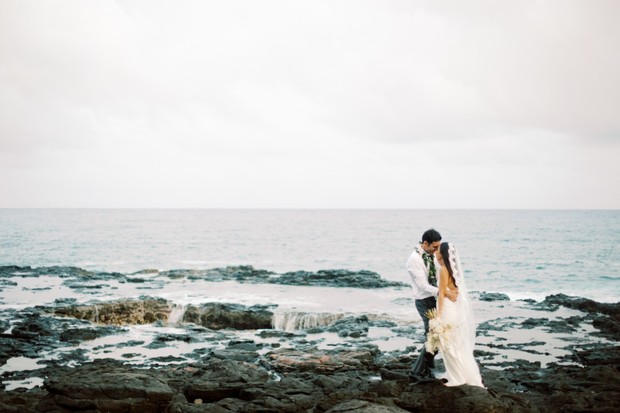 ocean side wedding photos