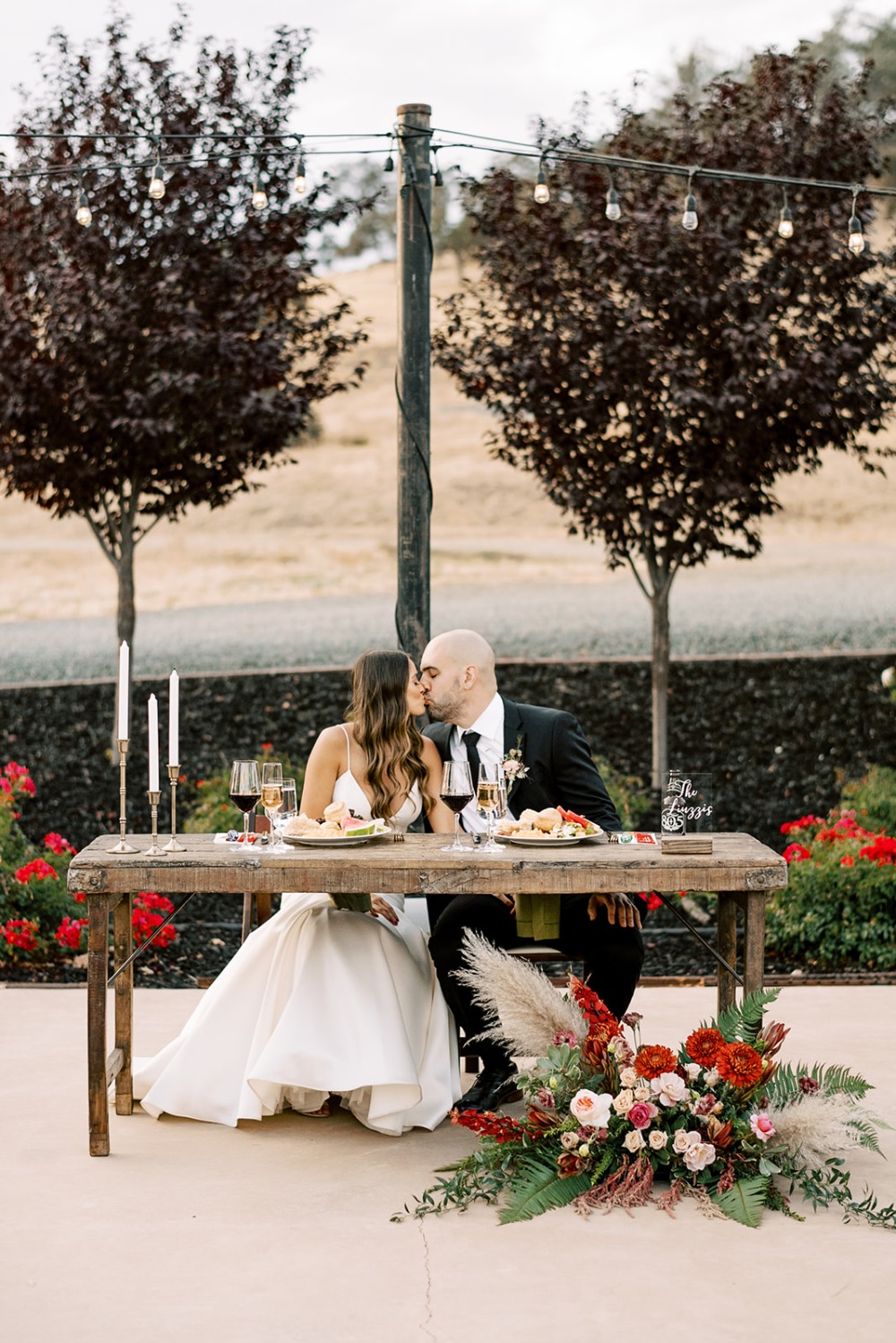 when-glam-meets-rustic-a-color-drenche