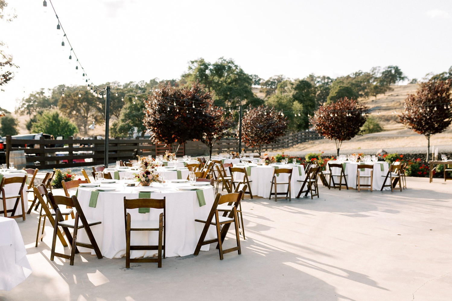 when-glam-meets-rustic-a-color-drenche