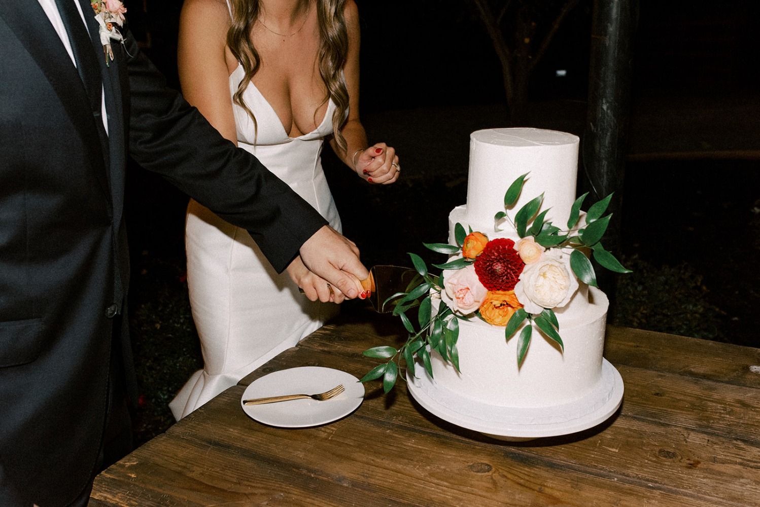 when-glam-meets-rustic-a-color-drenche