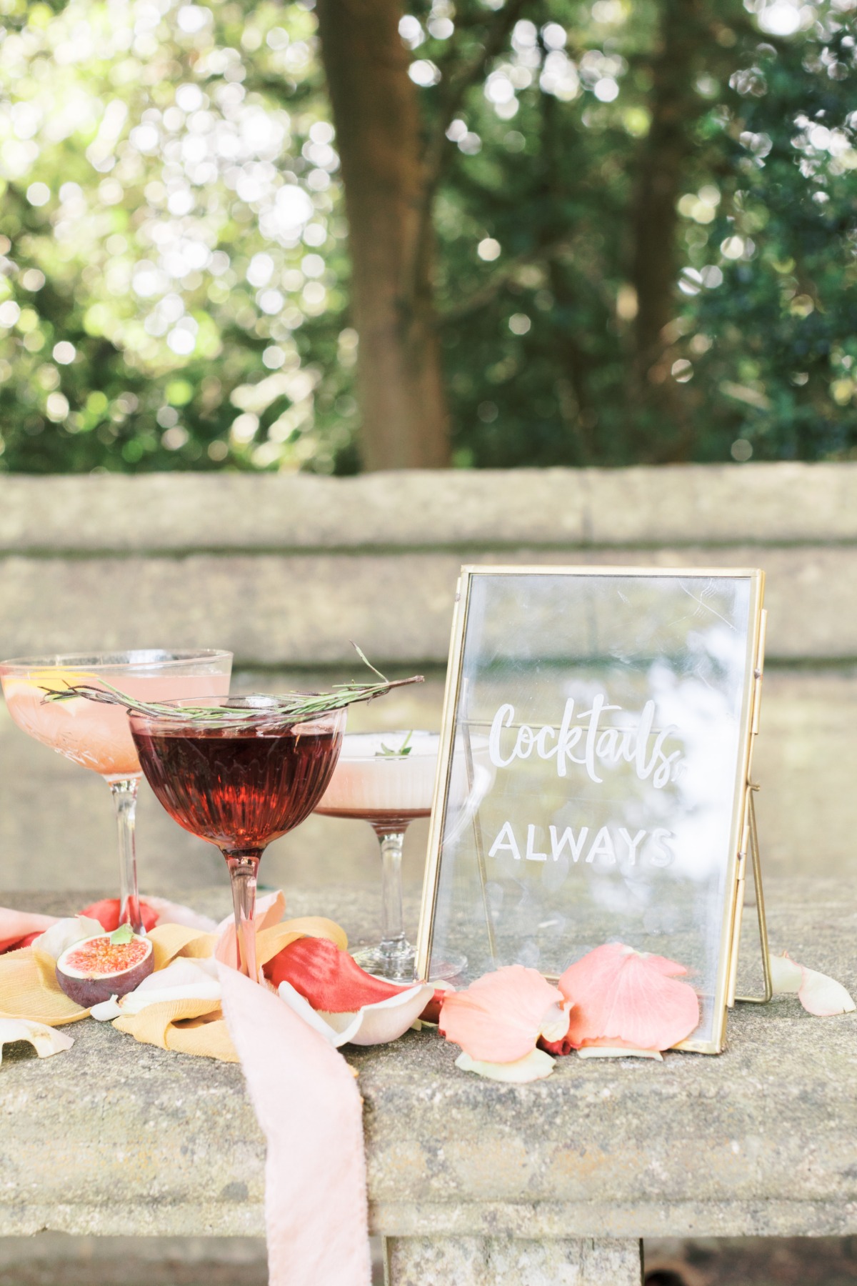 Elegant cocktails with a cocktails always sign for a wedding event