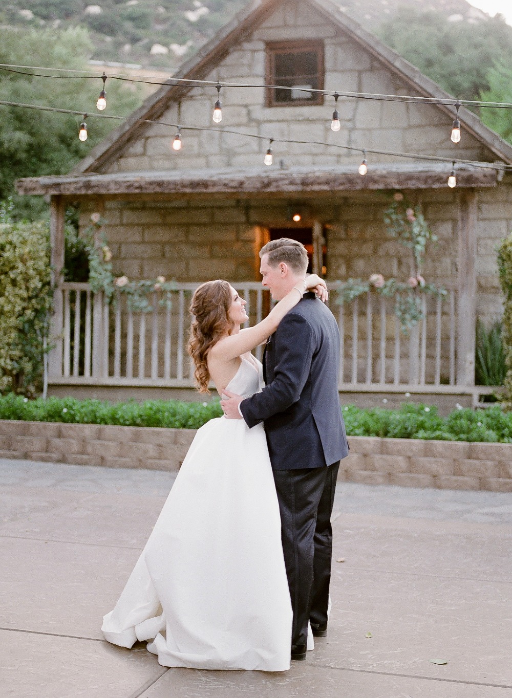rustic-chic-garden-bloom-wedding