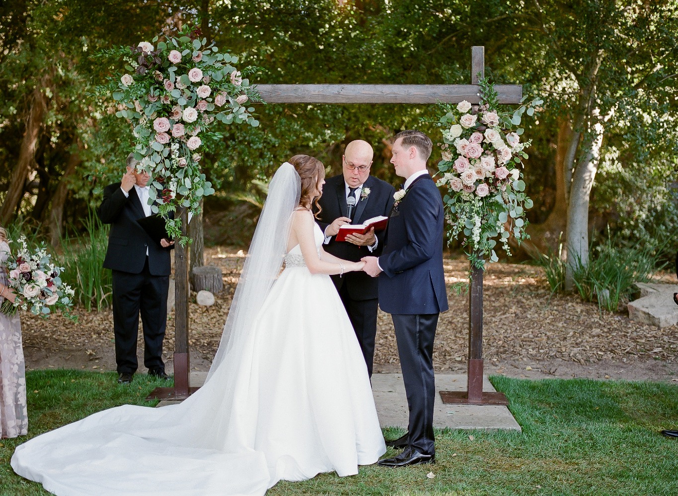 rustic-chic-garden-bloom-wedding