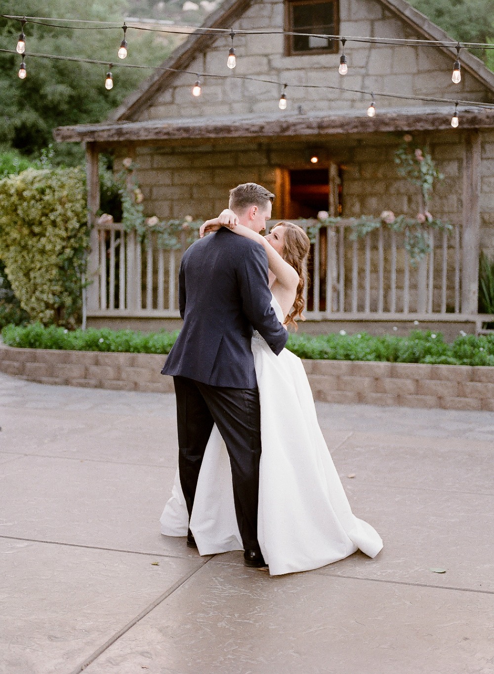 rustic-chic-garden-bloom-wedding