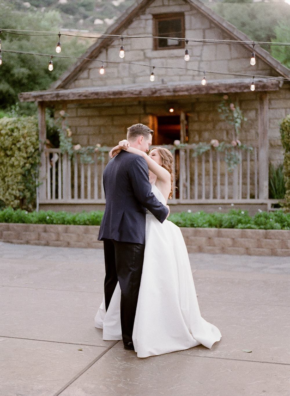 rustic-chic-garden-bloom-wedding