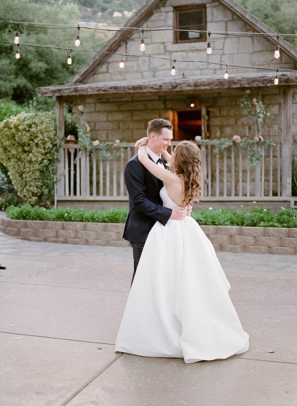rustic-chic-garden-bloom-wedding