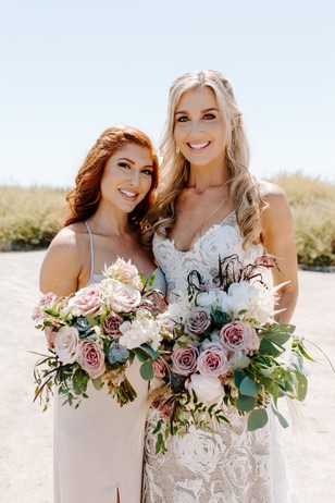 Maid of Honor and Bride portrait ideas