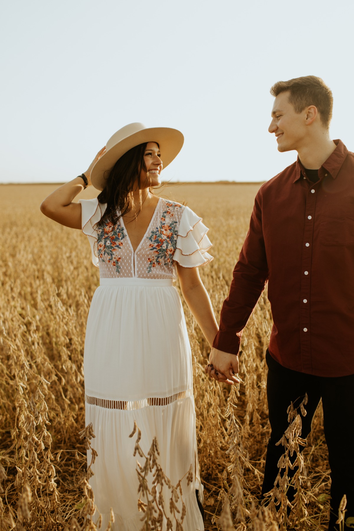 Tips on What to Wear to Elevate your Engagement Session Style