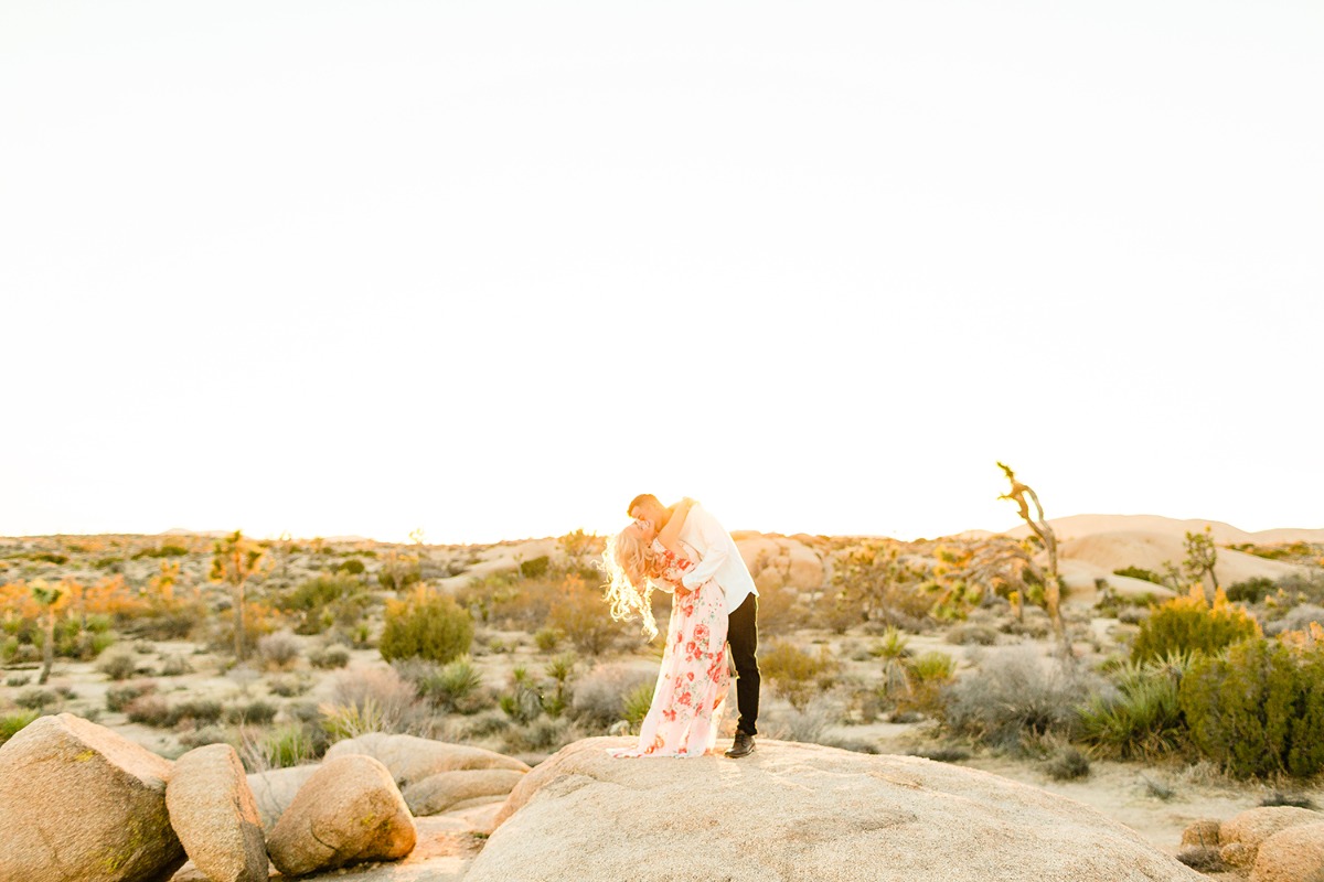cheersbabephoto-joshuatreeengagement-wed