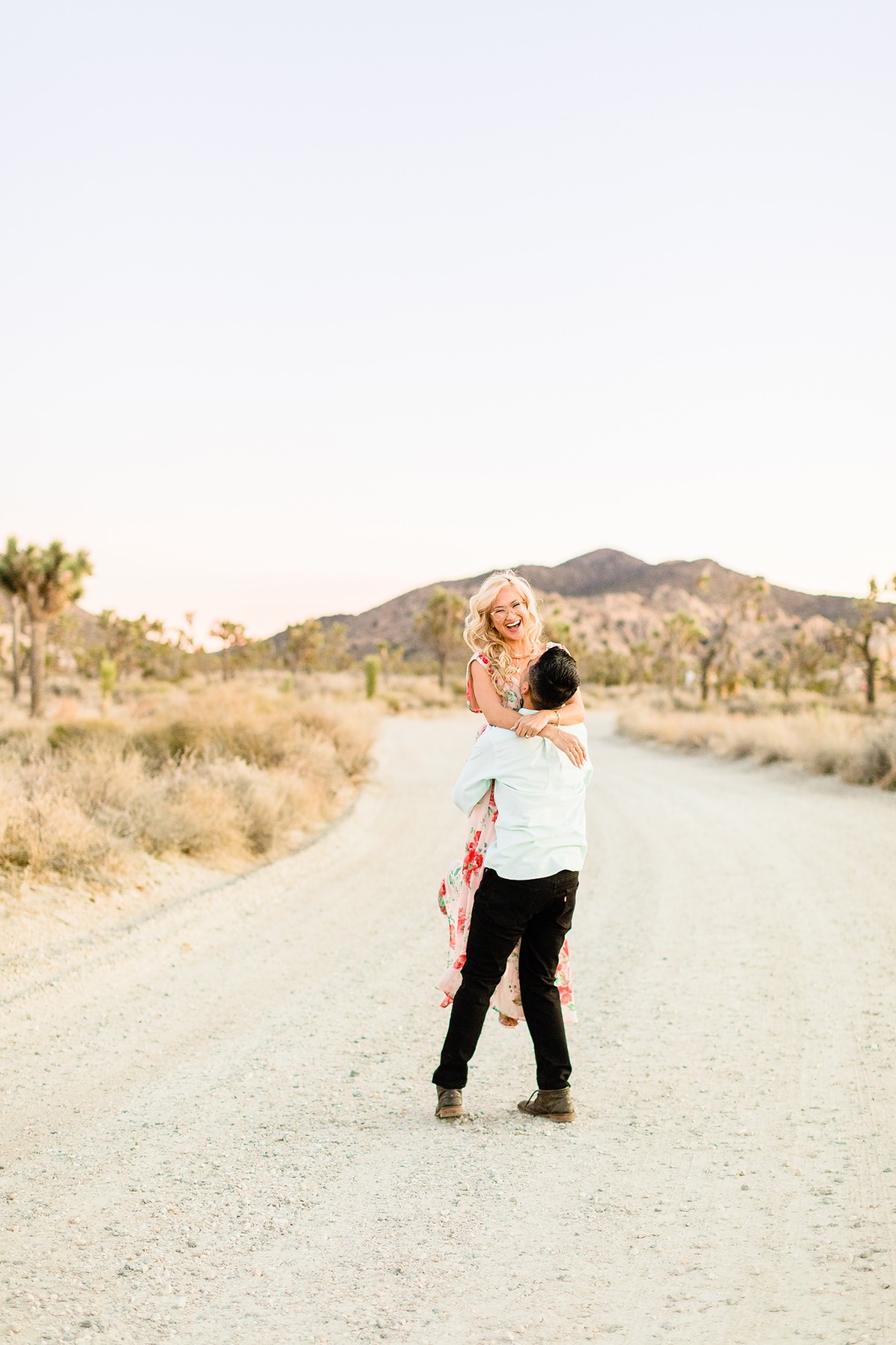 cheersbabephoto-joshuatreeengagement-wed