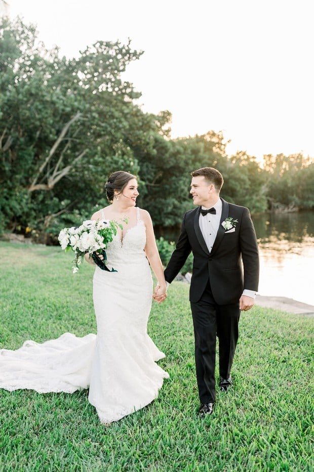 romantic green and white wedding in Florida