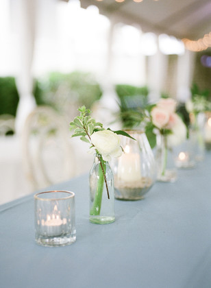 bud vase wedding table decor