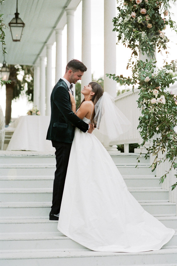 Have Yourself A Clean Southern Glam Wedding