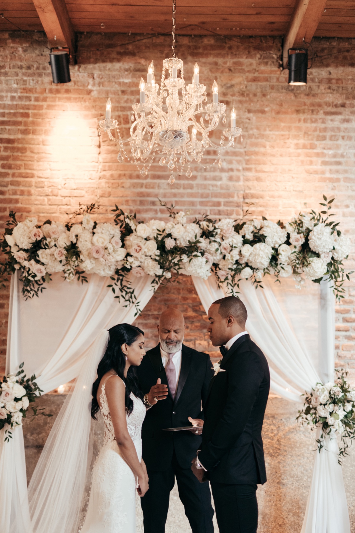 mindy_and_jared-wedding-by-ladiesandgent