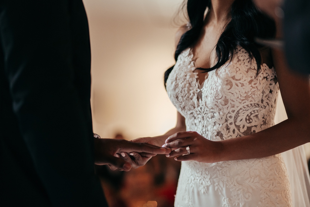 mindy_and_jared-wedding-by-ladiesandgent