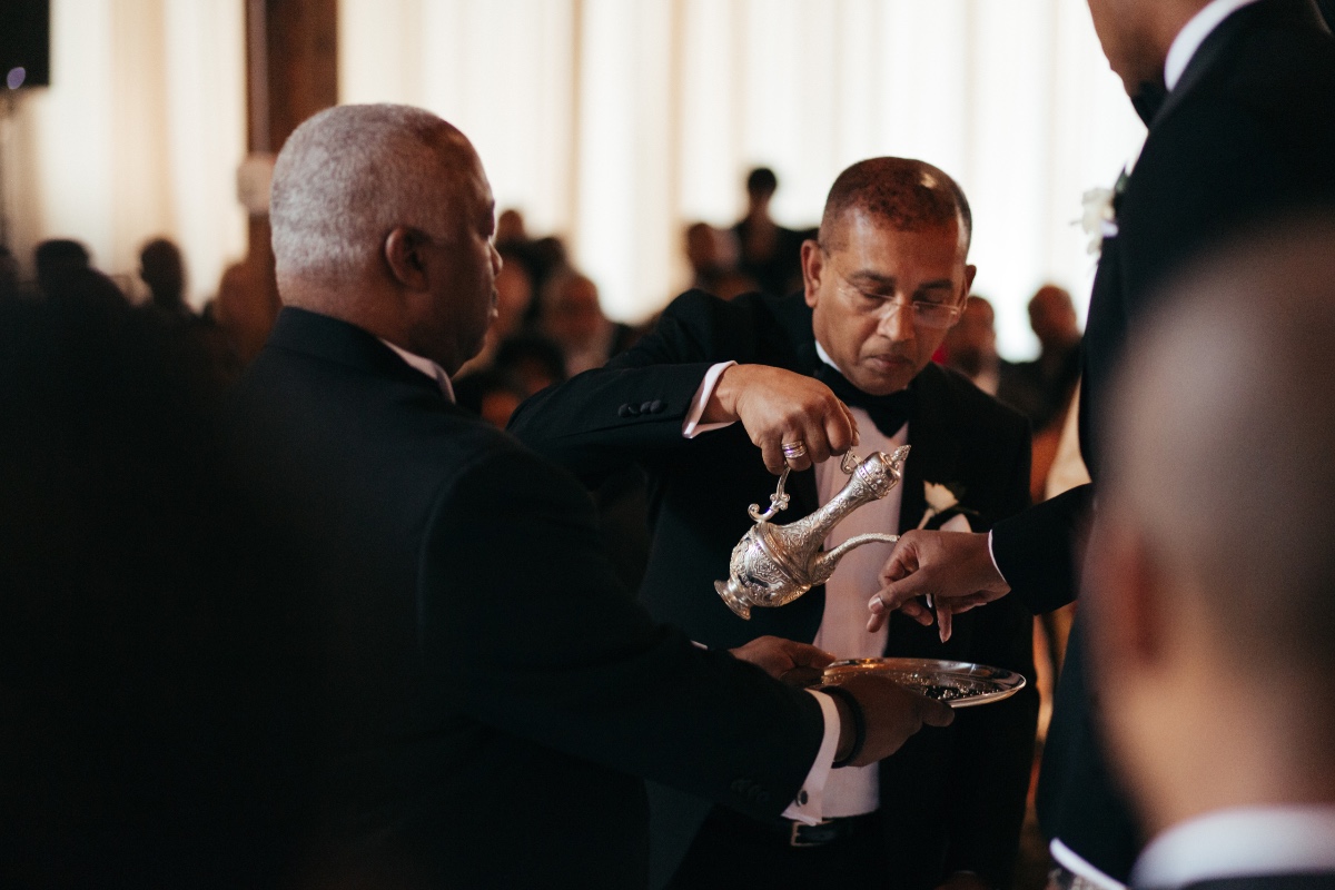 mindy_and_jared-wedding-by-ladiesandgent