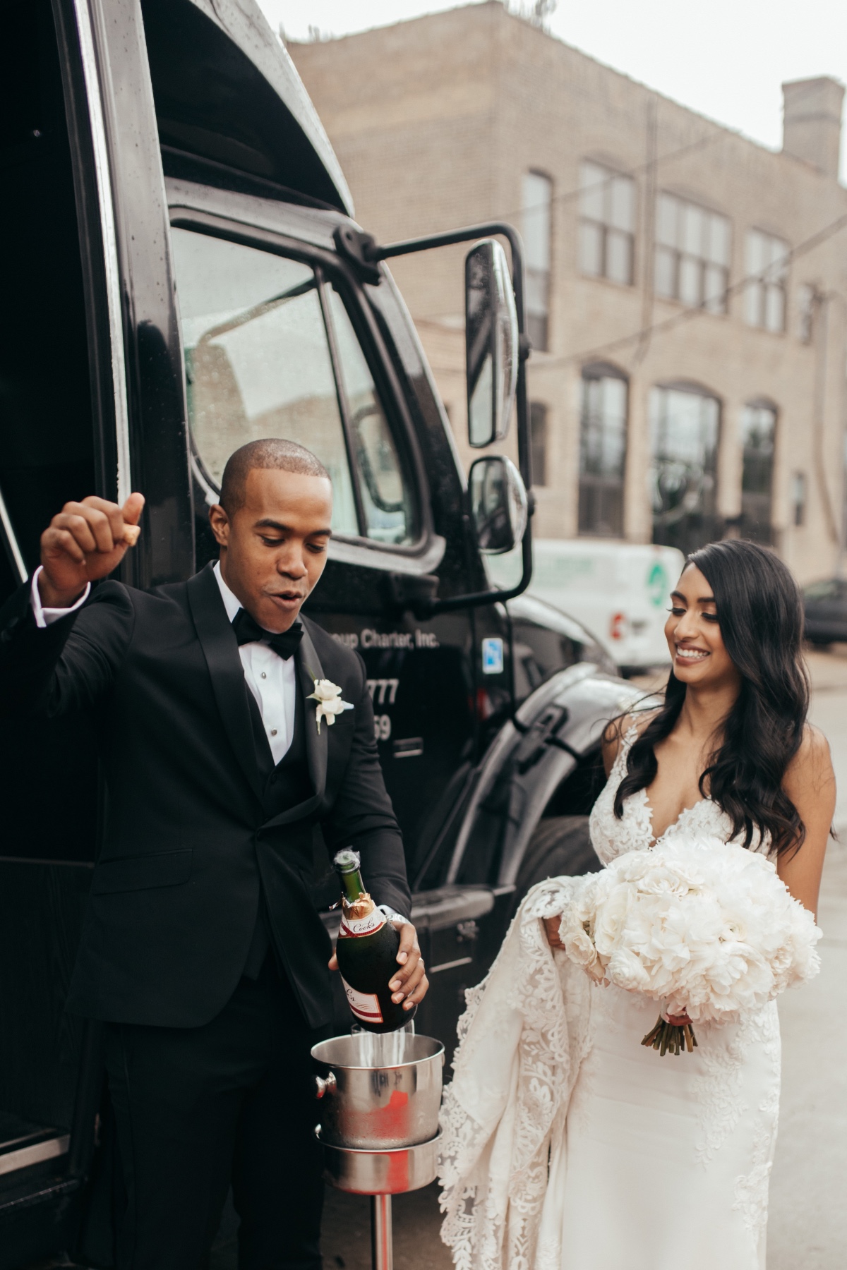 mindy_and_jared-wedding-by-ladiesandgent