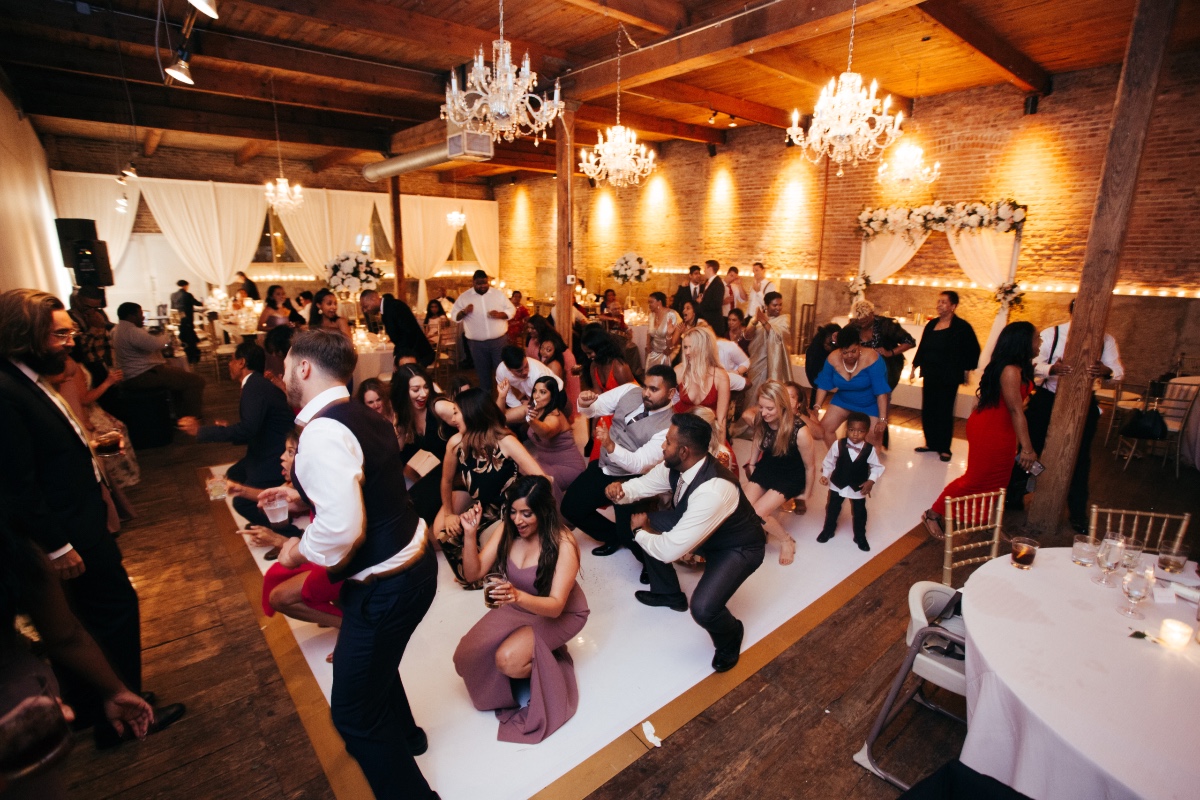 mindy_and_jared-wedding-by-ladiesandgent