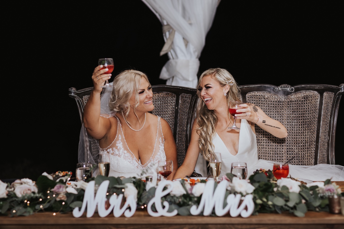 Mrs. & Mrs. table sign