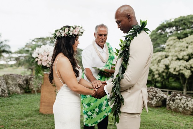 Hawaiian elopement on Oahu