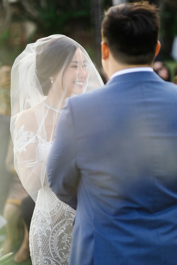 wedding veil at wedding ceremony