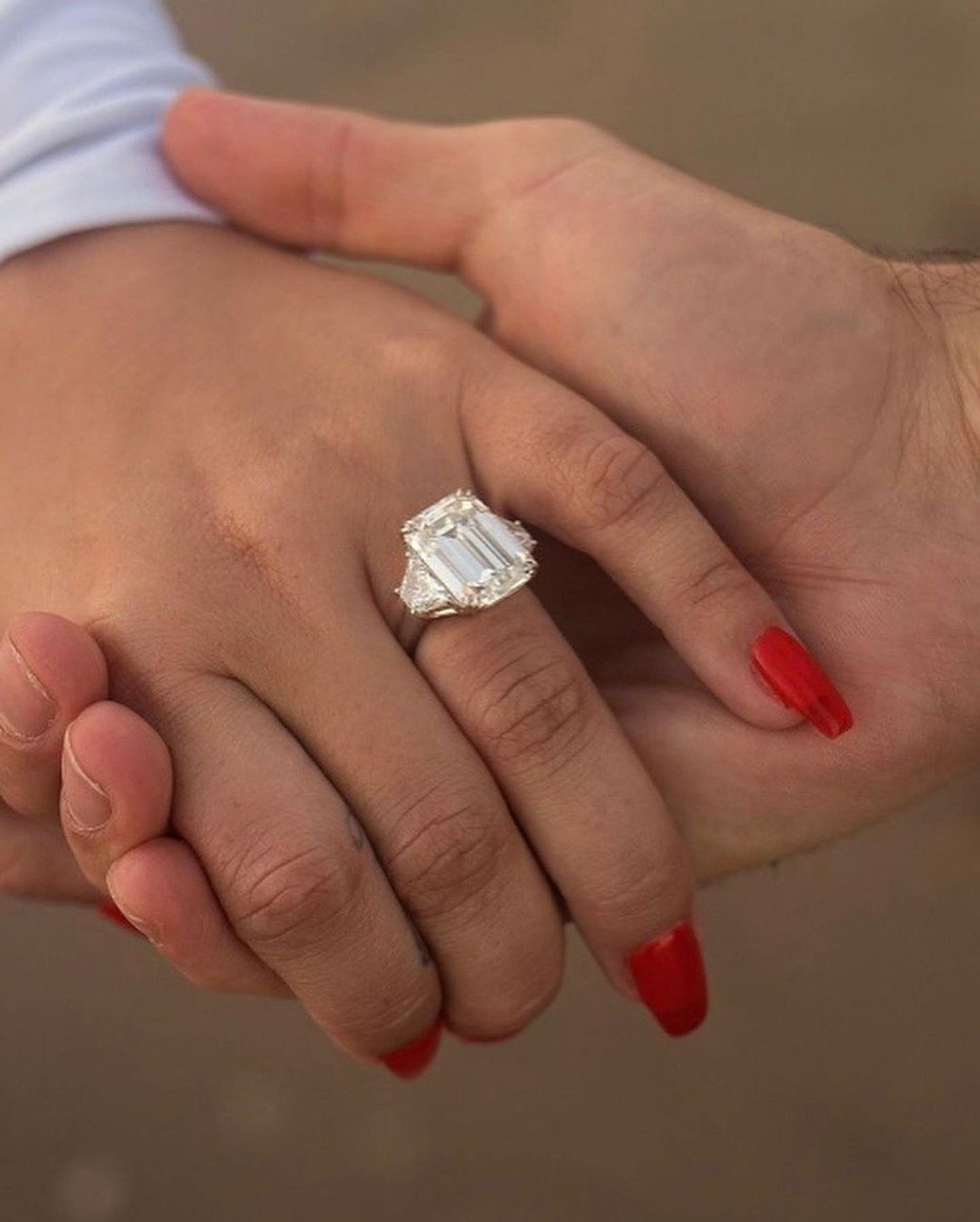 To-Die-For Emerald Cut Engagement Rings Like Demi Lovatoâs New Rock