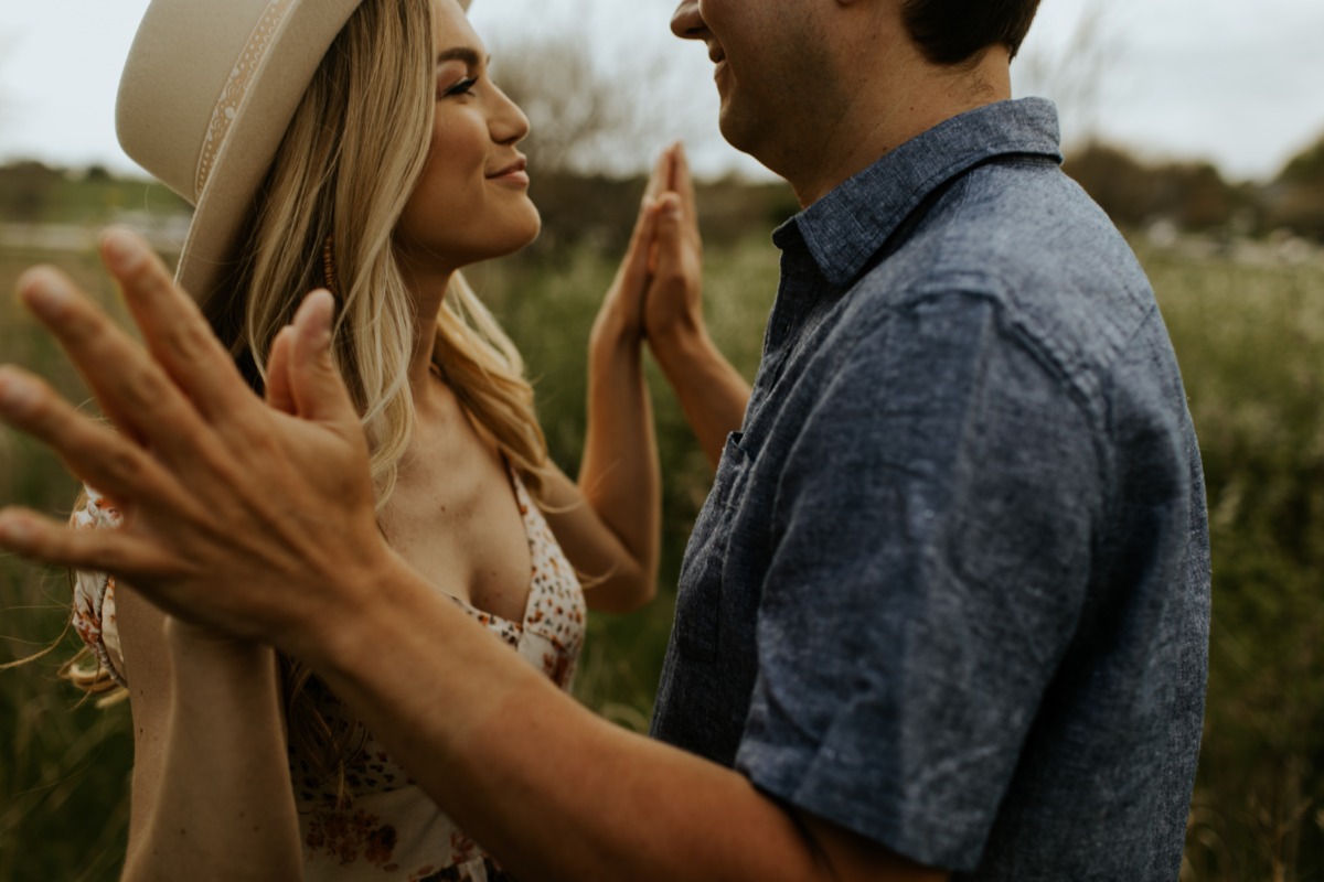 downtownomahanebraskaengagementphotograp