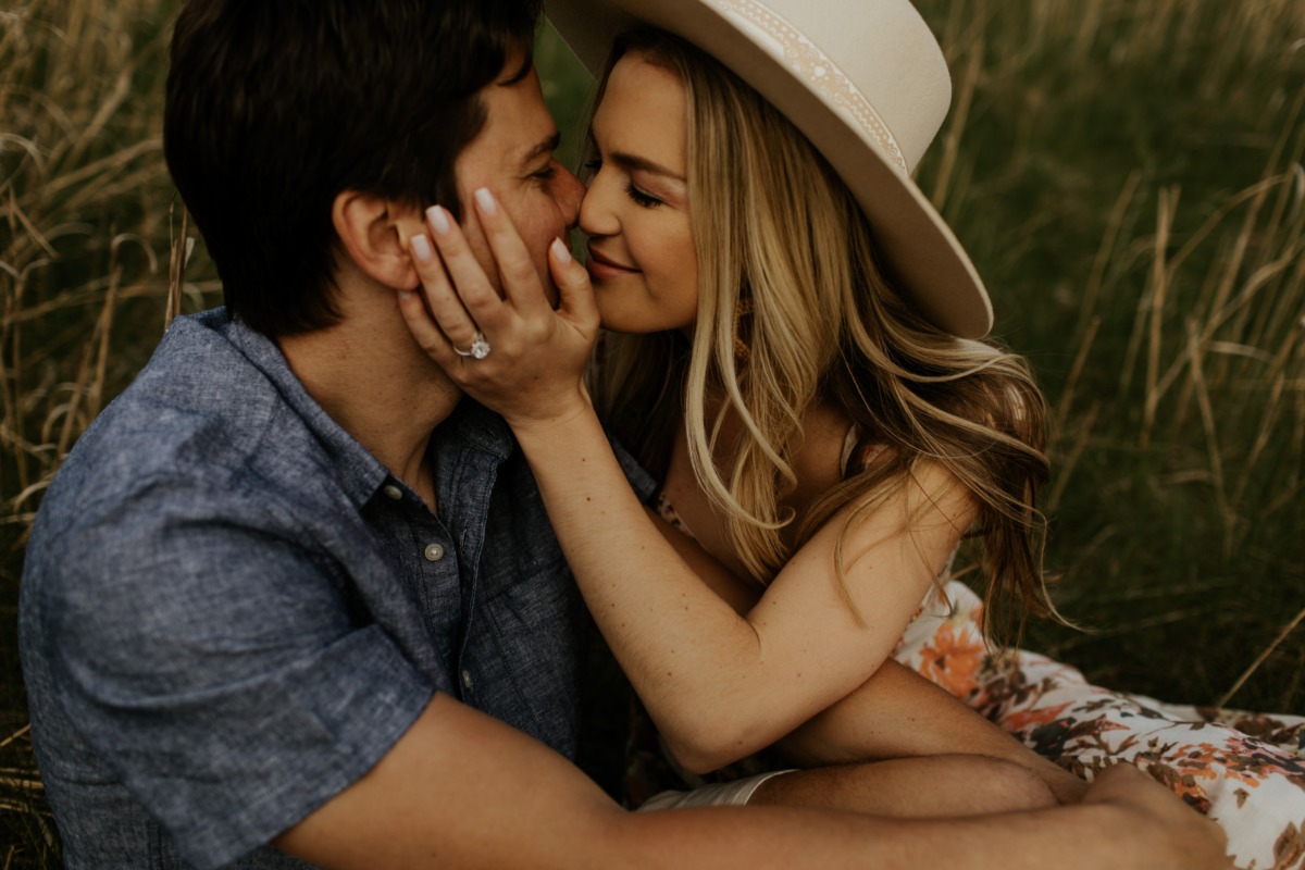 downtownomahanebraskaengagementphotograp