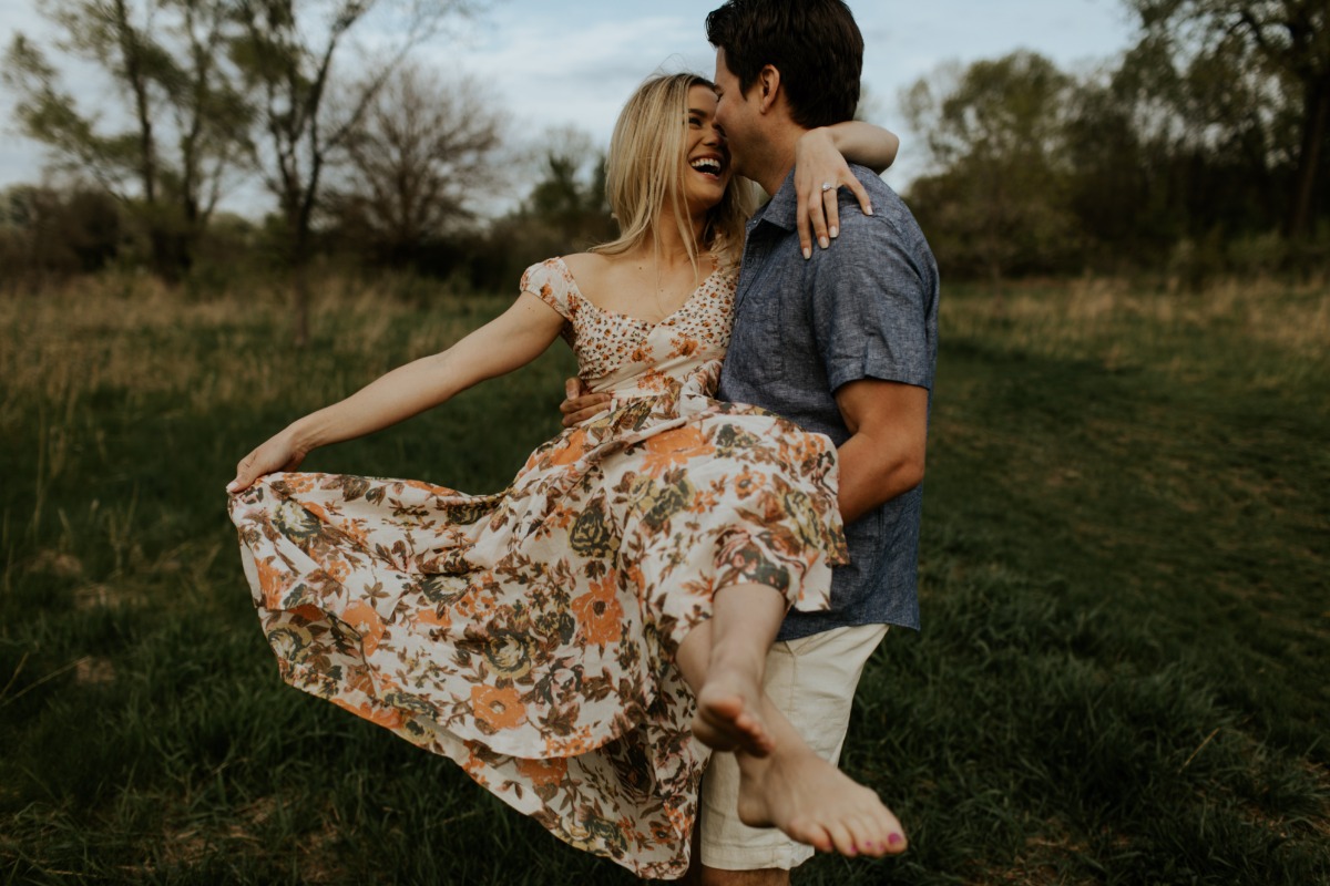 downtownomahanebraskaengagementphotograp