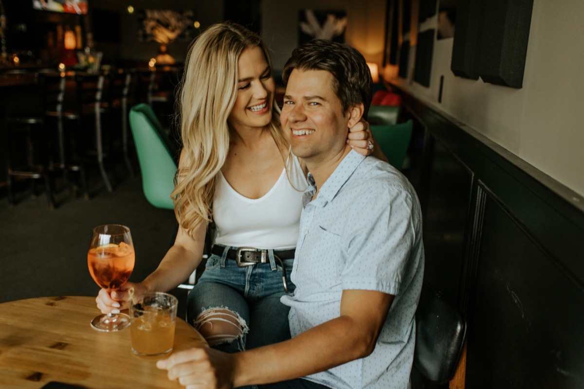 downtownomahanebraskaengagementphotograp