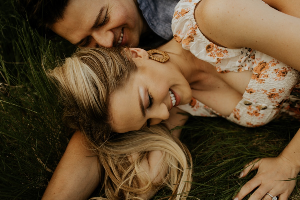 downtownomahanebraskaengagementphotograp