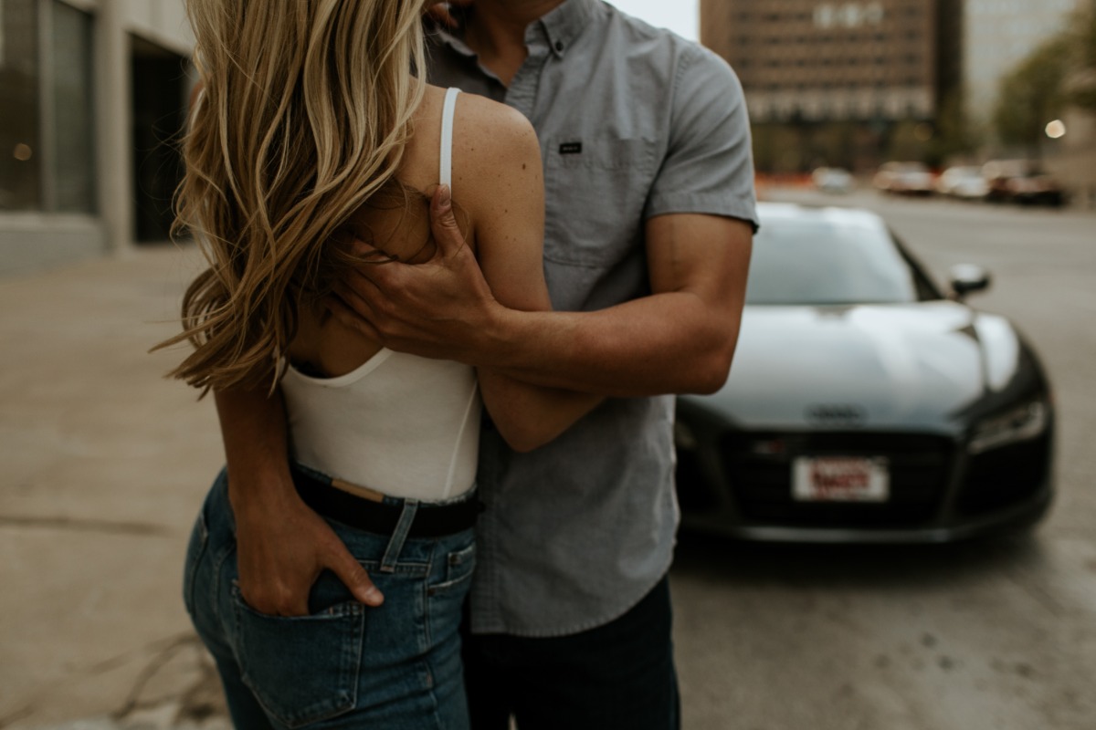 downtownomahanebraskaengagementphotograp