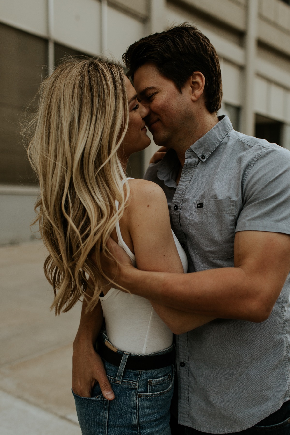 downtownomahanebraskaengagementphotograp