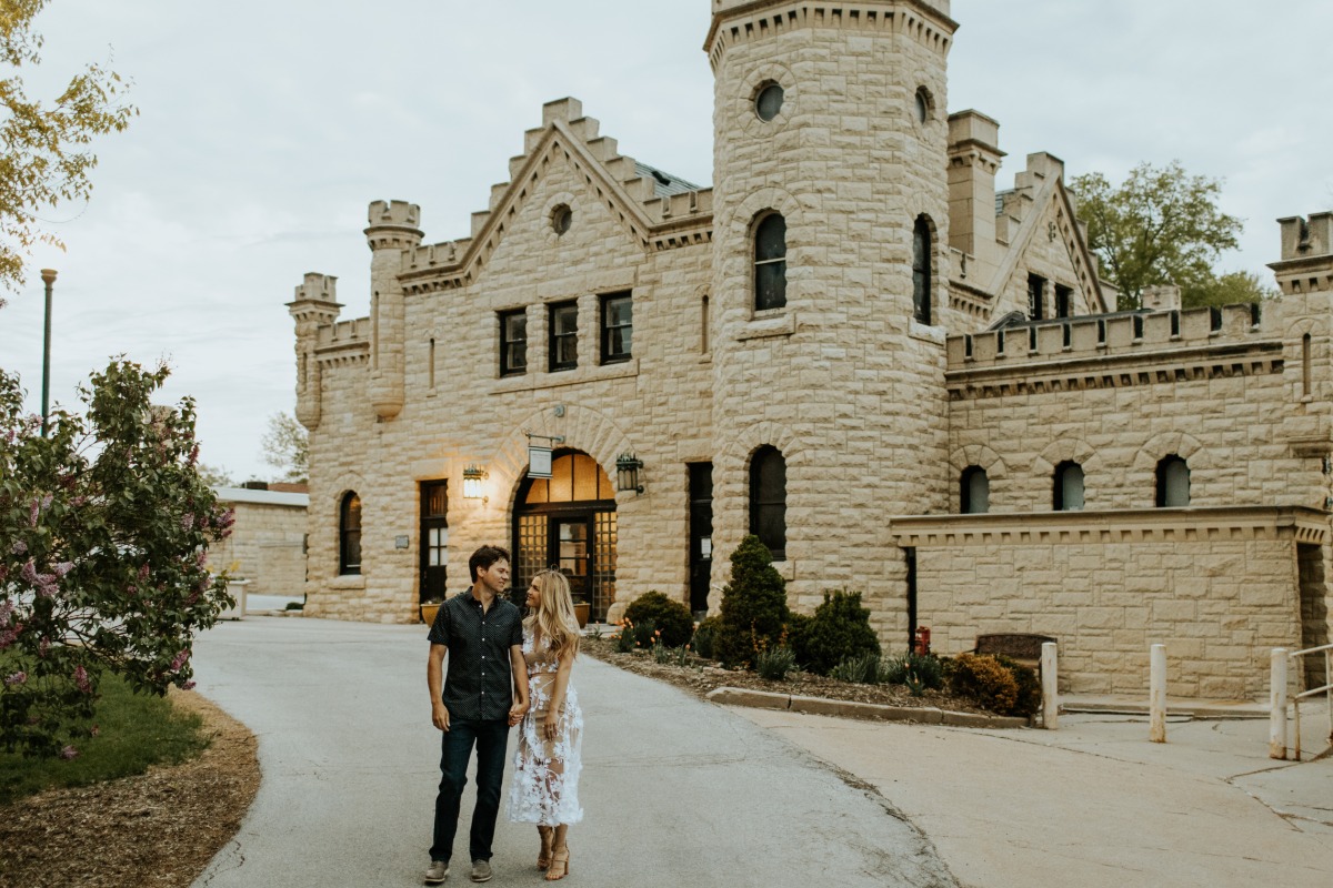 downtownomahanebraskaengagementphotograp