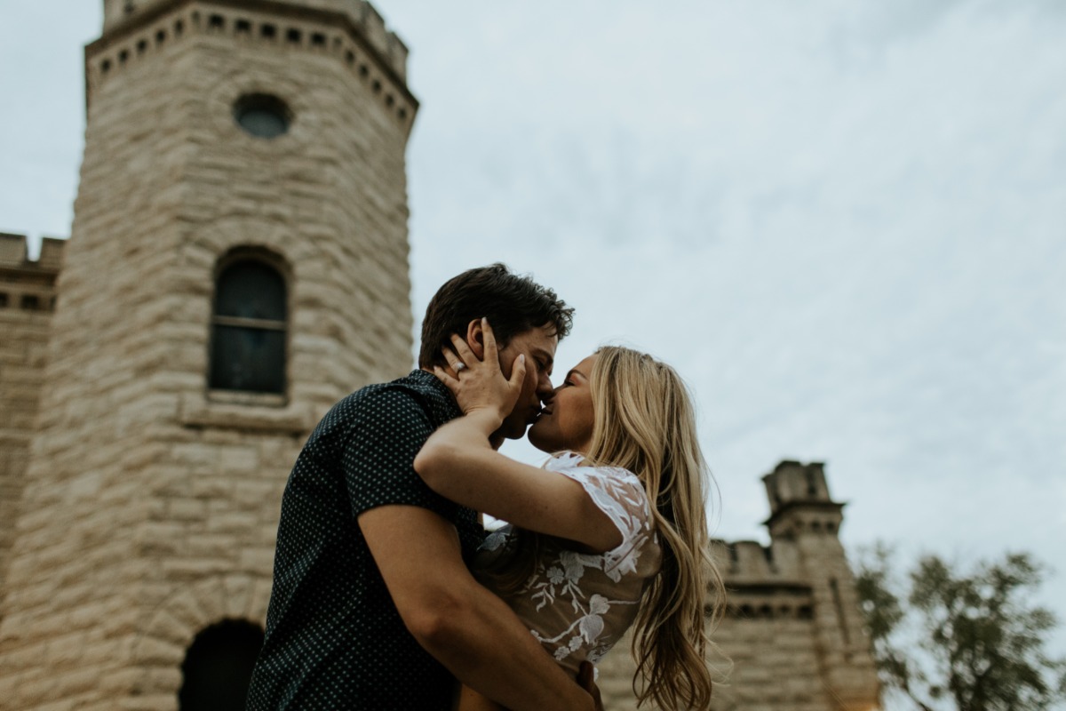 downtownomahanebraskaengagementphotograp
