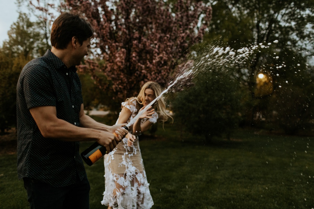 downtownomahanebraskaengagementphotograp