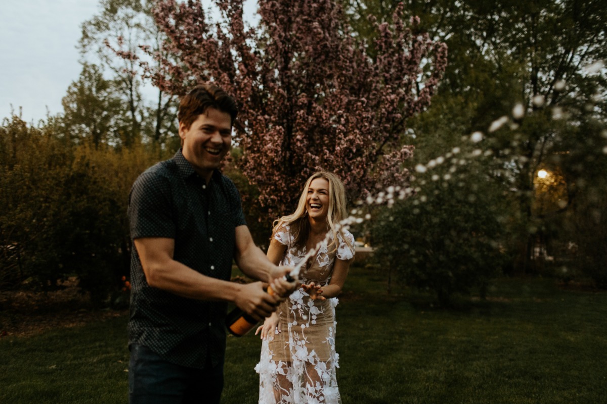 downtownomahanebraskaengagementphotograp